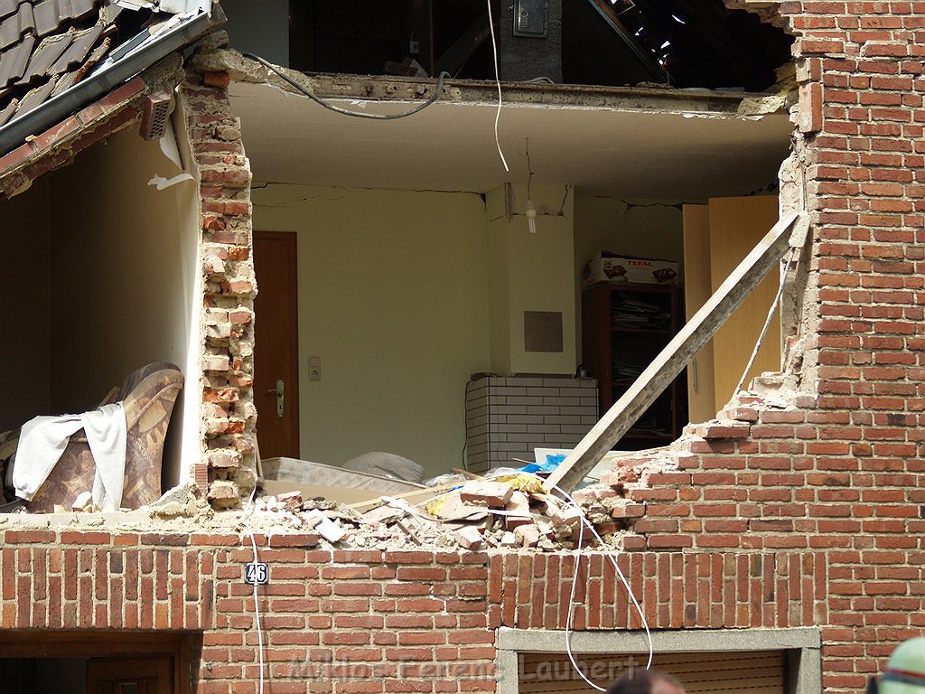 Detonation im Haus Erftstadt Dirmertsheim Brueckenstr P611.JPG